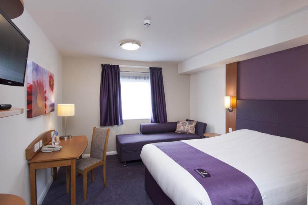 Premier Inn Stratford Upon Avon Waterways الغرفة الصورة