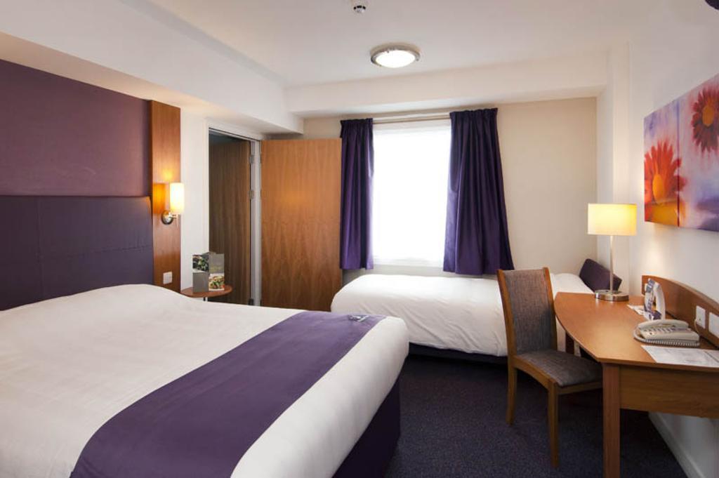 Premier Inn Stratford Upon Avon Waterways الغرفة الصورة