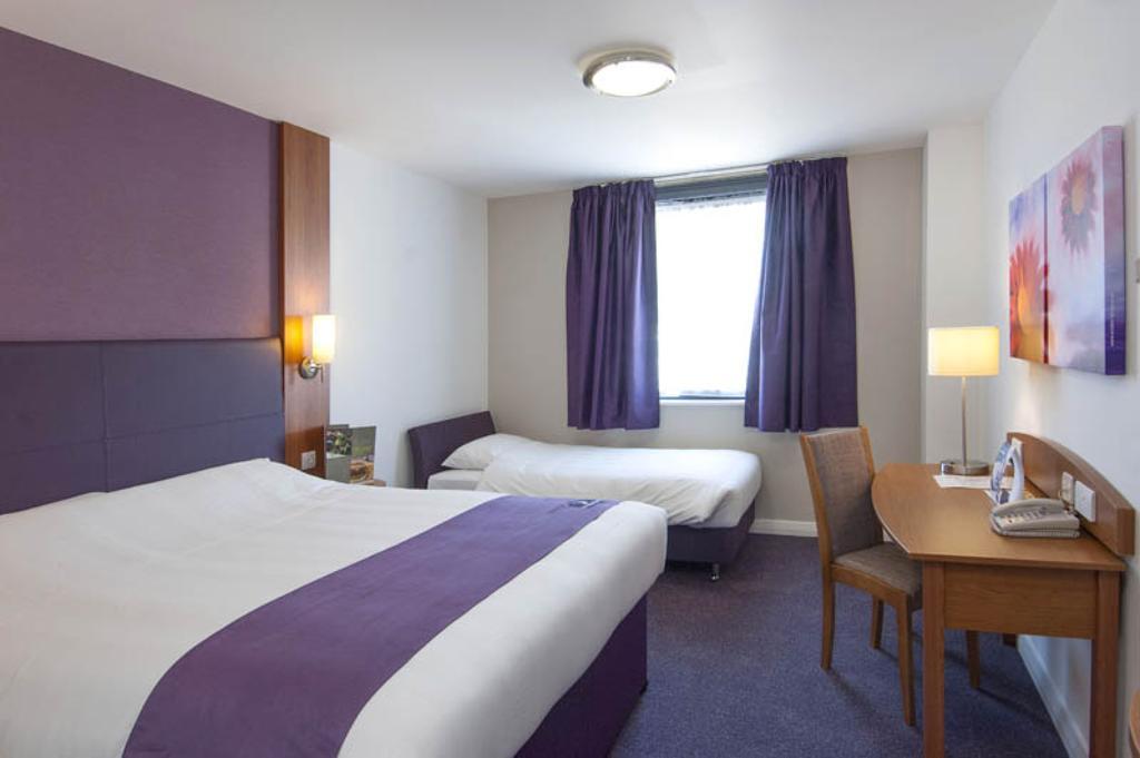 Premier Inn Stratford Upon Avon Waterways الغرفة الصورة